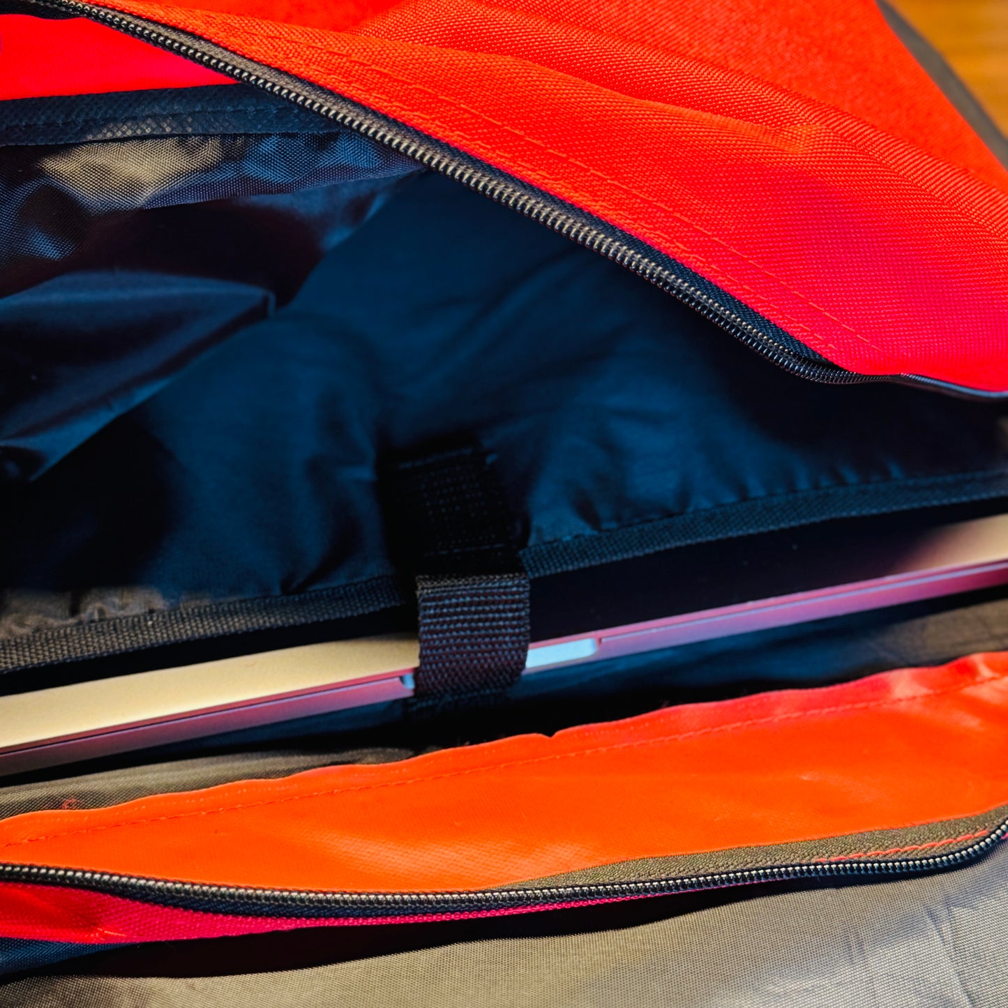 Shoulder Bag W/ Laptop Compartment & 2 Other Compartments & Mobile Phone Pocket (MUK)