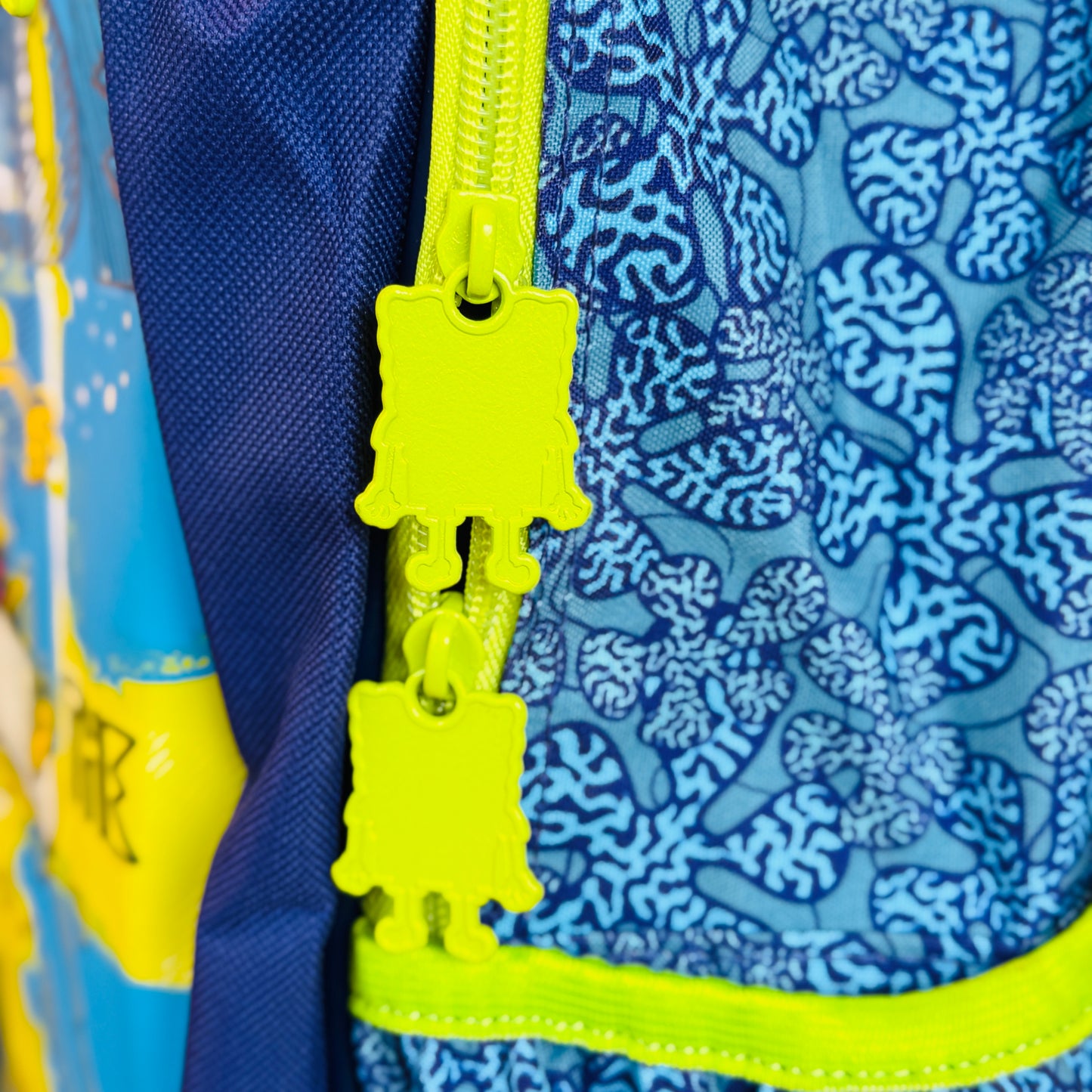 15" Medium Backpack (SHR)