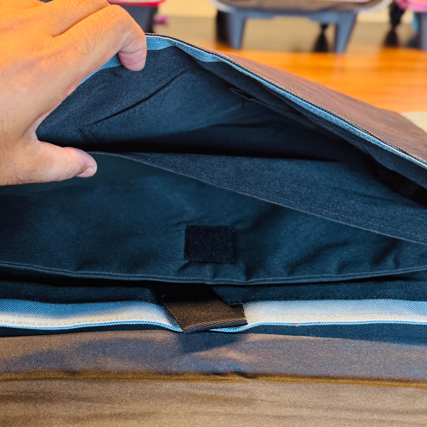 Shoulder Bag W/ 2 Compartments & Mobile Phone Pouch